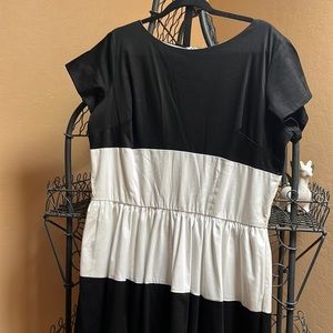 Black and White Amanda dress 2x